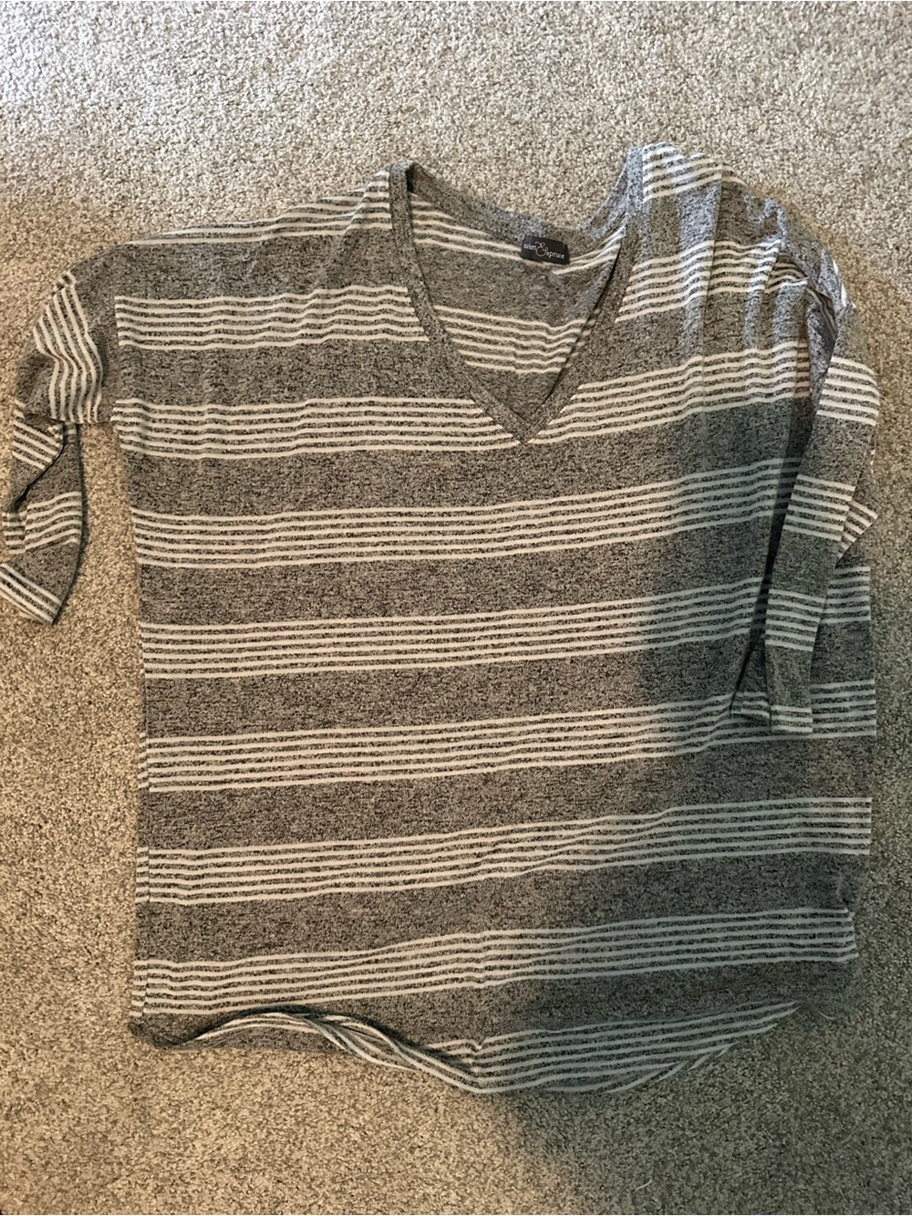 Market & Spruce Gray and White Striped V-Neck Women's Top